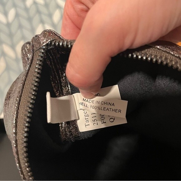 NIB Marc Jacobs x Neiman Marcus Metallic Leather Zip Top Pouch - Picture 7 of 8